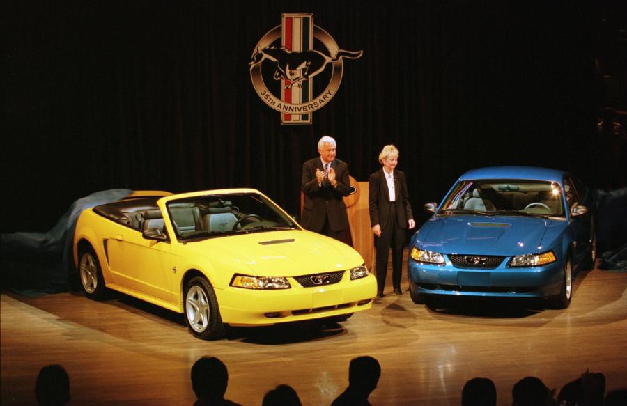  Ford Mustang 1999 года  (фото 27 из 60)